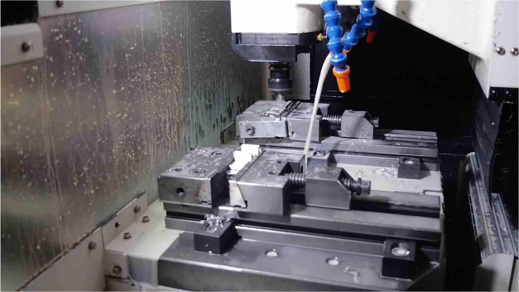 3. Milling center aluminium component processing