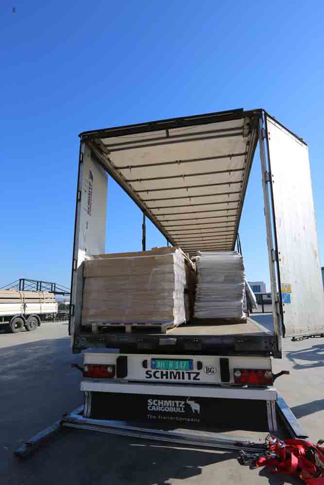 6. Assembled products truck loading